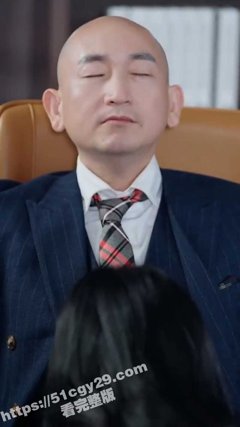 擦边短剧《房东》小伙相关图片