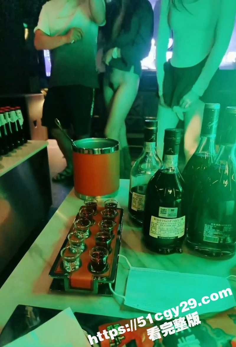 极品人妻 小鲸鱼 K相关图片