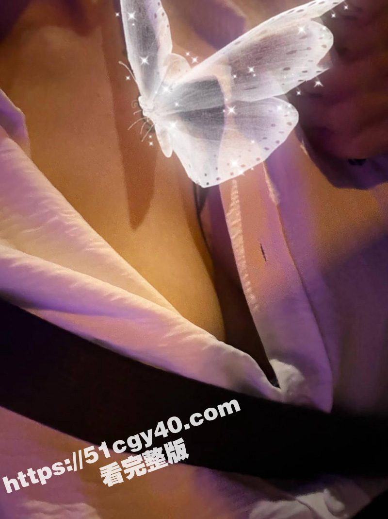 海角乱伦大神 妈妈的丰乳肥臀 半夜和老妈在大街上做 找个没人的地儿放水！