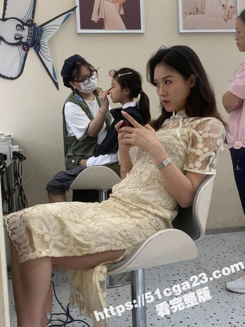 重庆风骚美少妇 李思钰 婚内出轨 被炮友各种爆操 最喜欢口爆吞精！